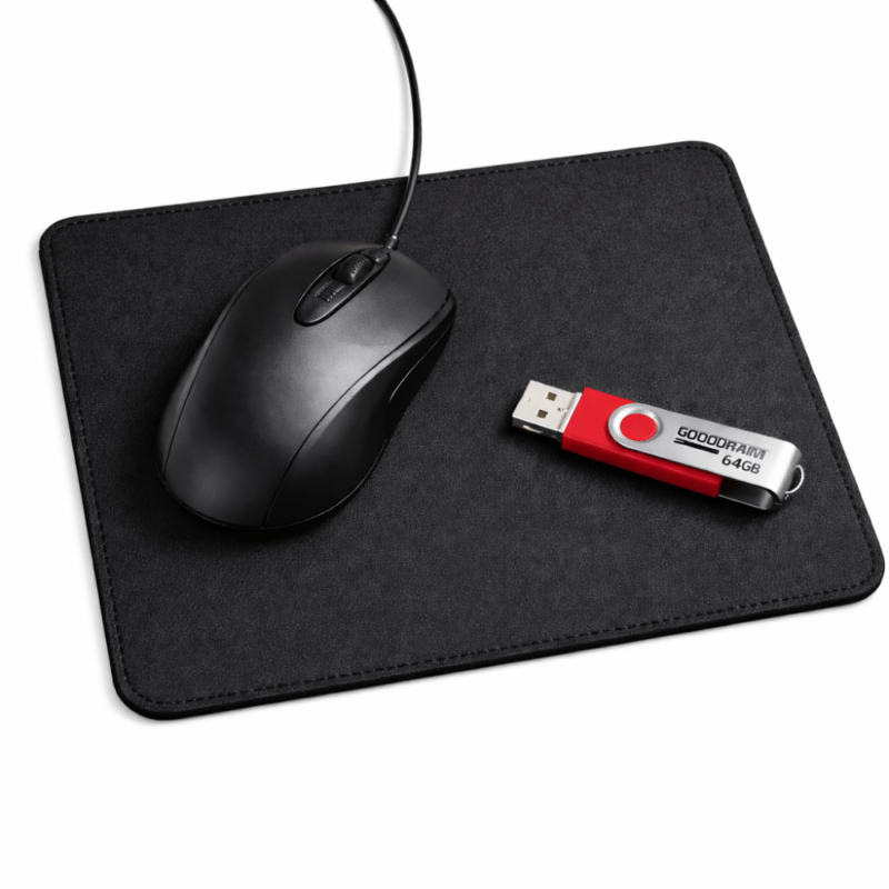 Muismat-met-muis-en-64GB- usbstick